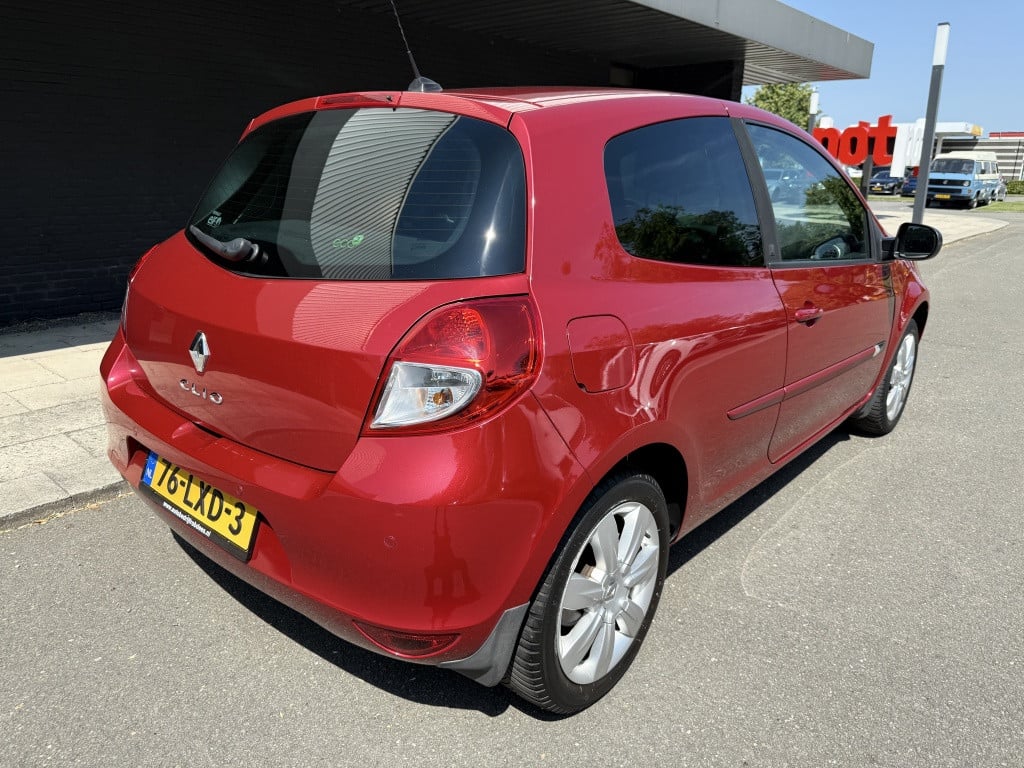 Renault Clio 1.2 tce 20 jaren editie // goed uitgerust // nette staat //