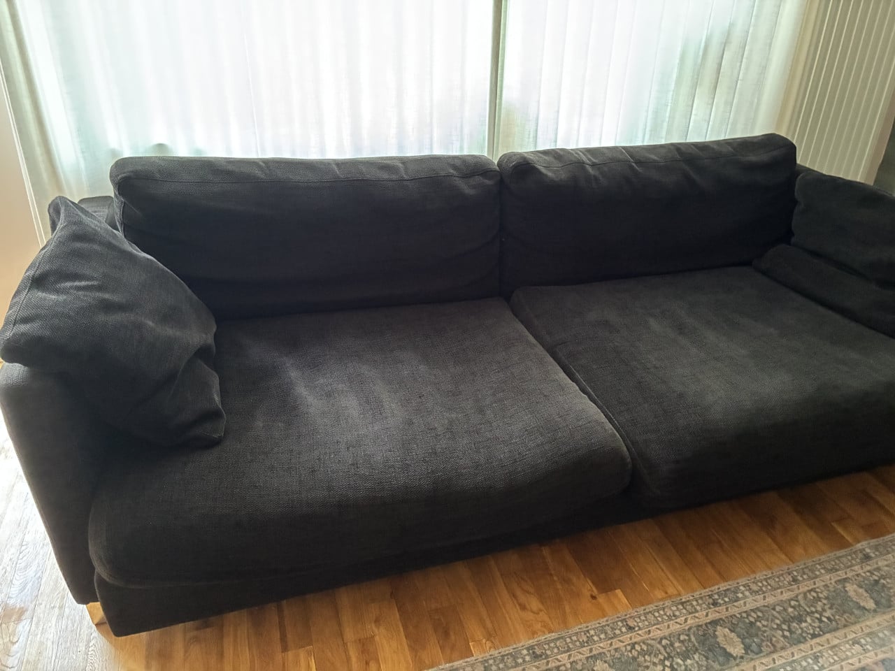 Gratis zwarte stoffen 3,5-4 zits bank
