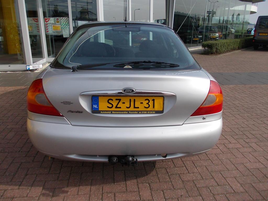 Ford Mondeo 1.8 td ghia
