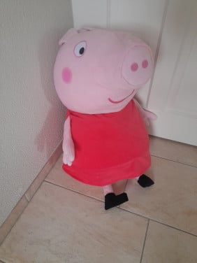 Beschrijving Grote Peppa Big ( z,g,a,n,) 75 x 40 cm