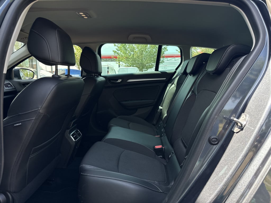 Renault Megane 1.3 tce intens | nl-auto | 1e eig | groot navi | camera | tr