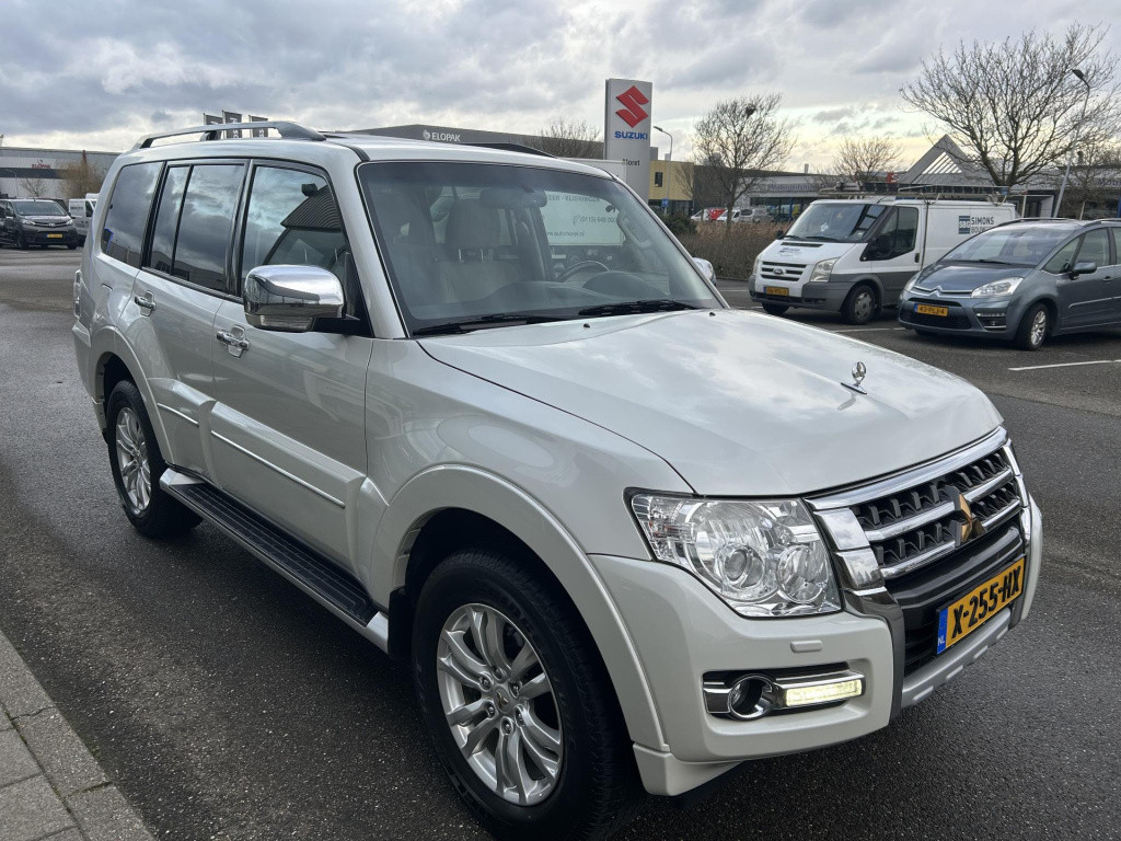 Mitsubishi Pajero 3.8 gls instyle mitsubishi pajero 3.8 di instyle