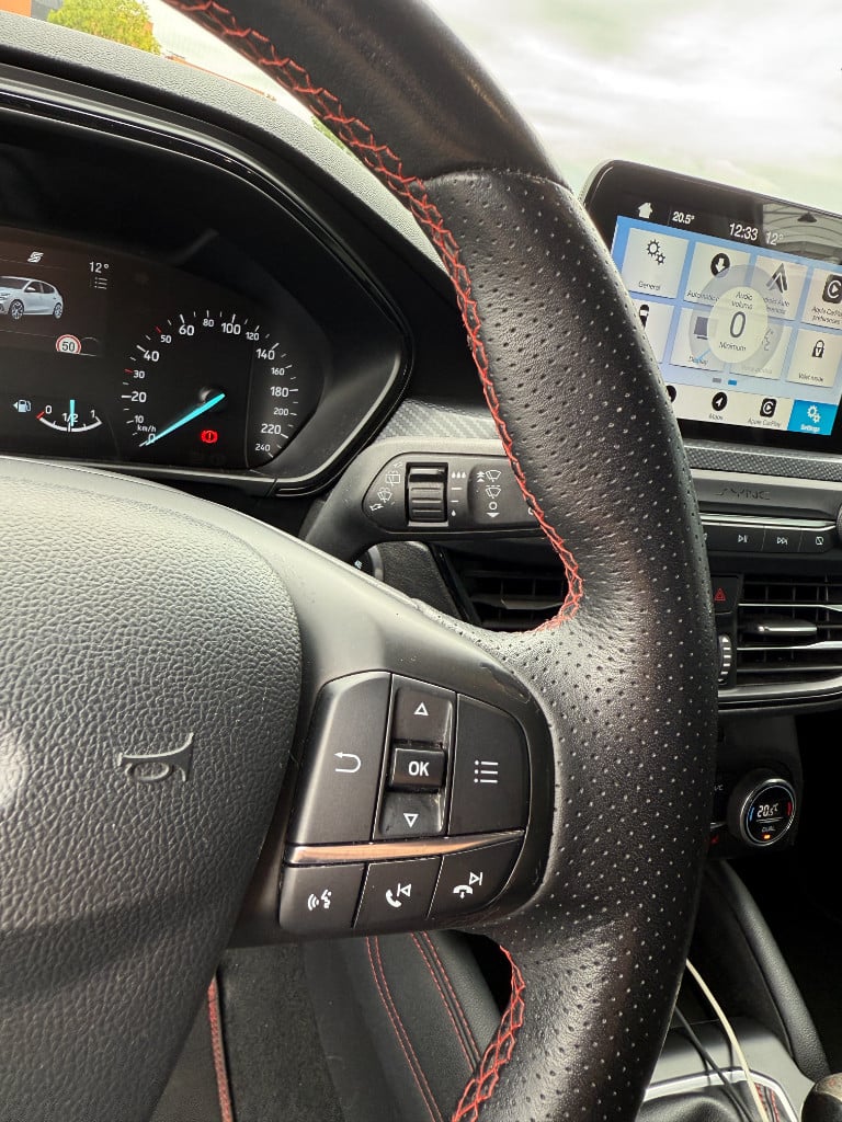 Ford Focus 1.0 ecoboost st line business