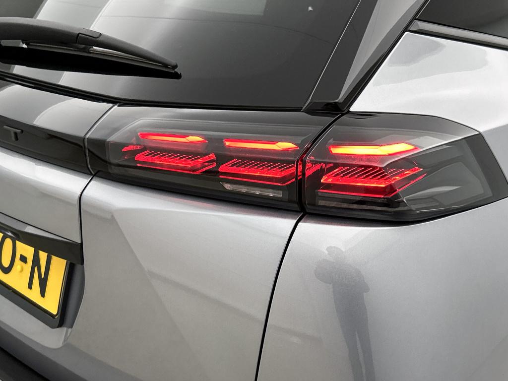 Peugeot 2008 130pk allure automaat | rijklaar | navigatie | camera |