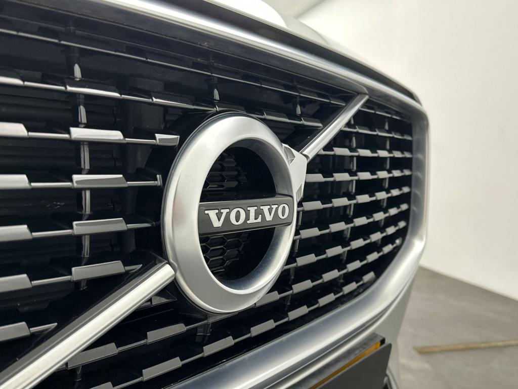 Volvo XC60 b5 264pk r-design| pano| camera| stoelverwarming| trekhaak
