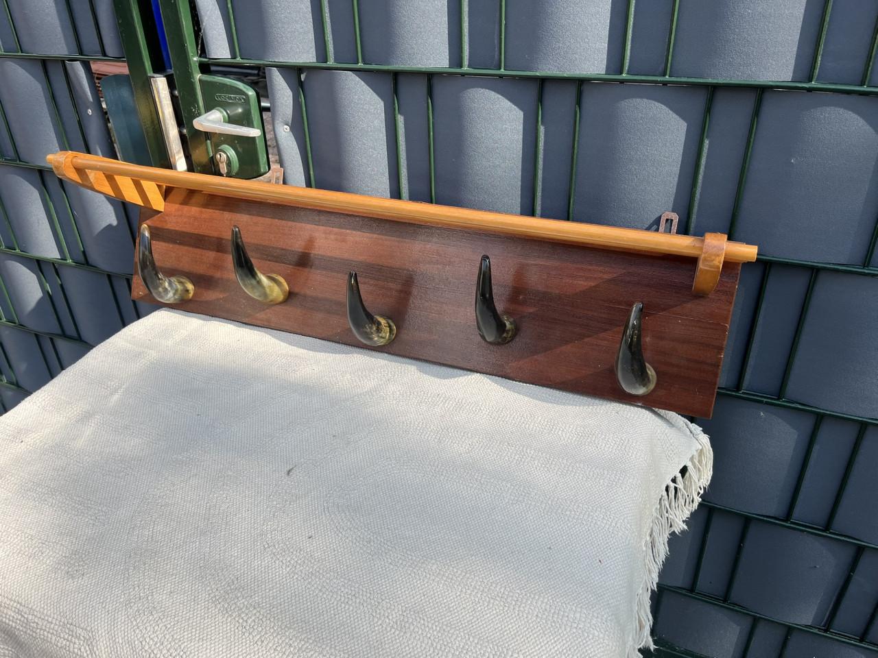 Vintage kapstok met echte hoorns