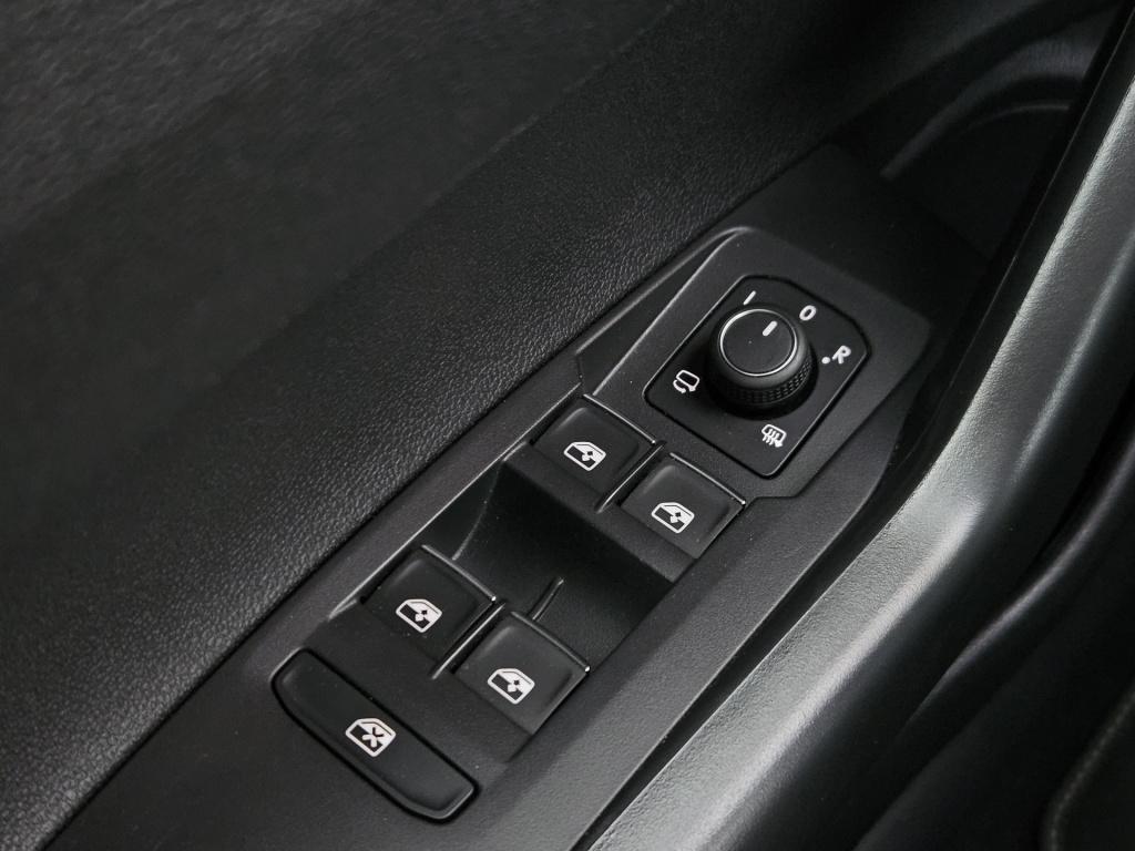 Volkswagen Taigo 1.5 tsi dsg r-line | acc | camera | carplay