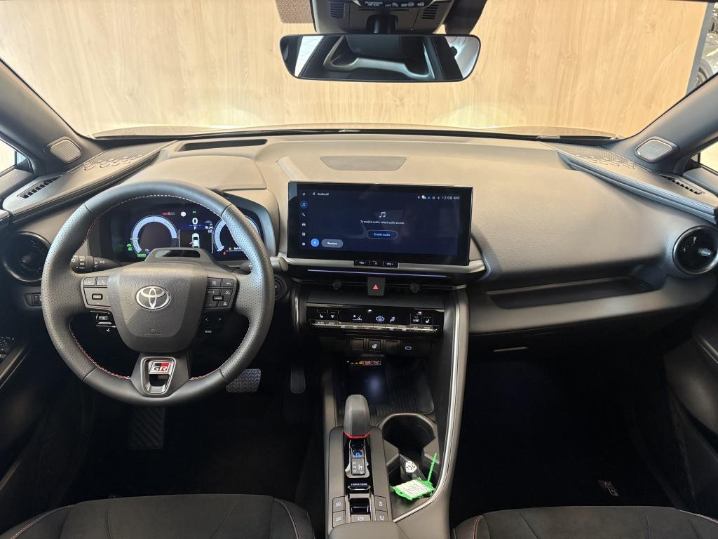 Toyota C-hr plug-in hybrid 220 black edition gr sport