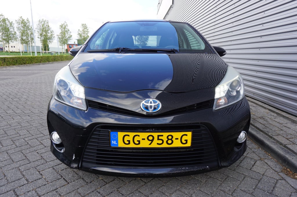 Toyota Yaris 1.5 full hybrid dynamic airco / camera / elektr. ramen / lm ve