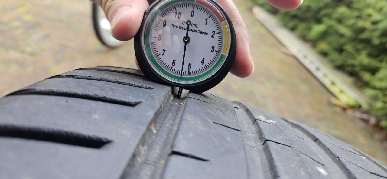 Zomerbanden vredestein R18/245/40