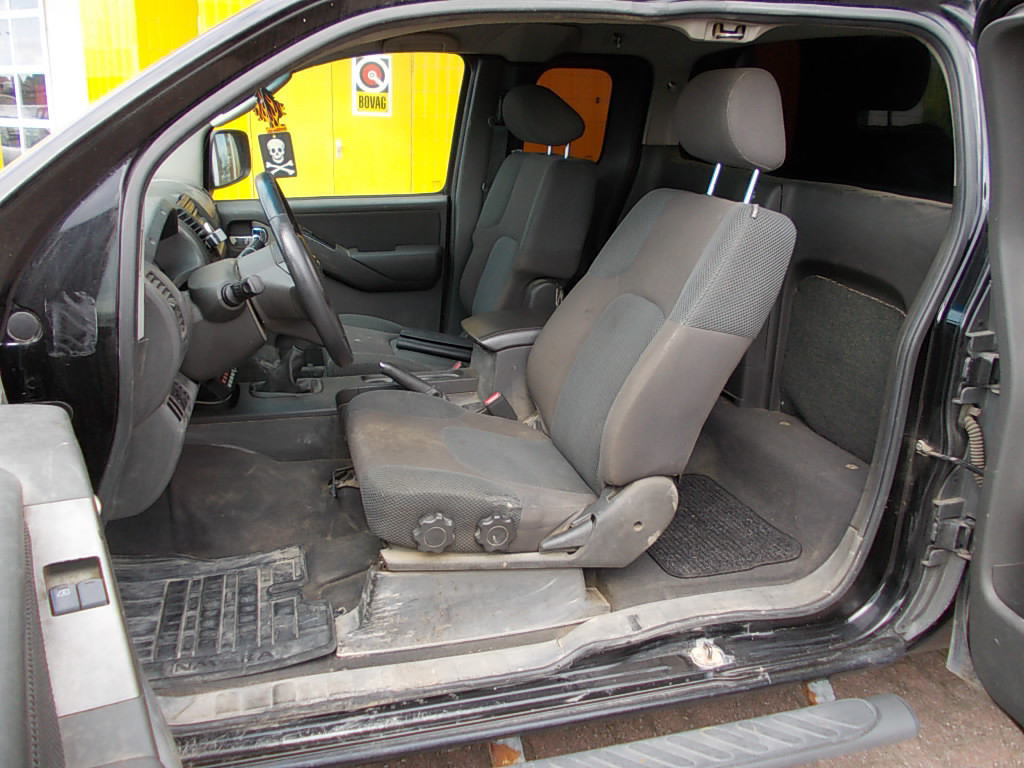 Nissan Navara 2.5 dci 4wd bj. 2010 motor defect!! export