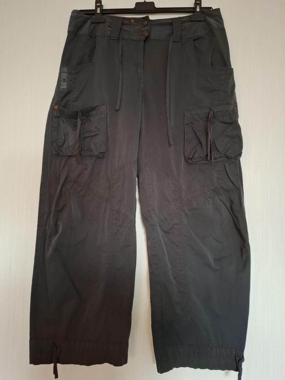 Didi broek met extra zakken en strikdetails. Grijszwart. Maat 42.