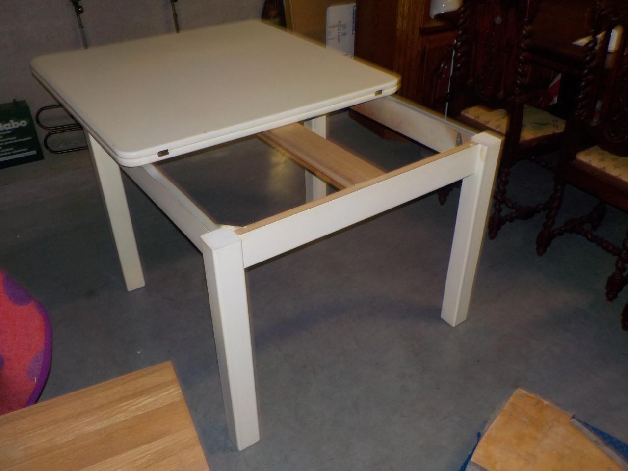 Mooie kwaliteit verlengbare tafel 100 x 100 , 200 x 100 cm  zeer goede staa