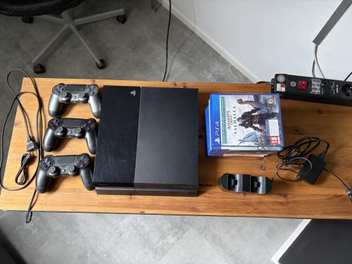 Playstation 4 met controllers en spellen