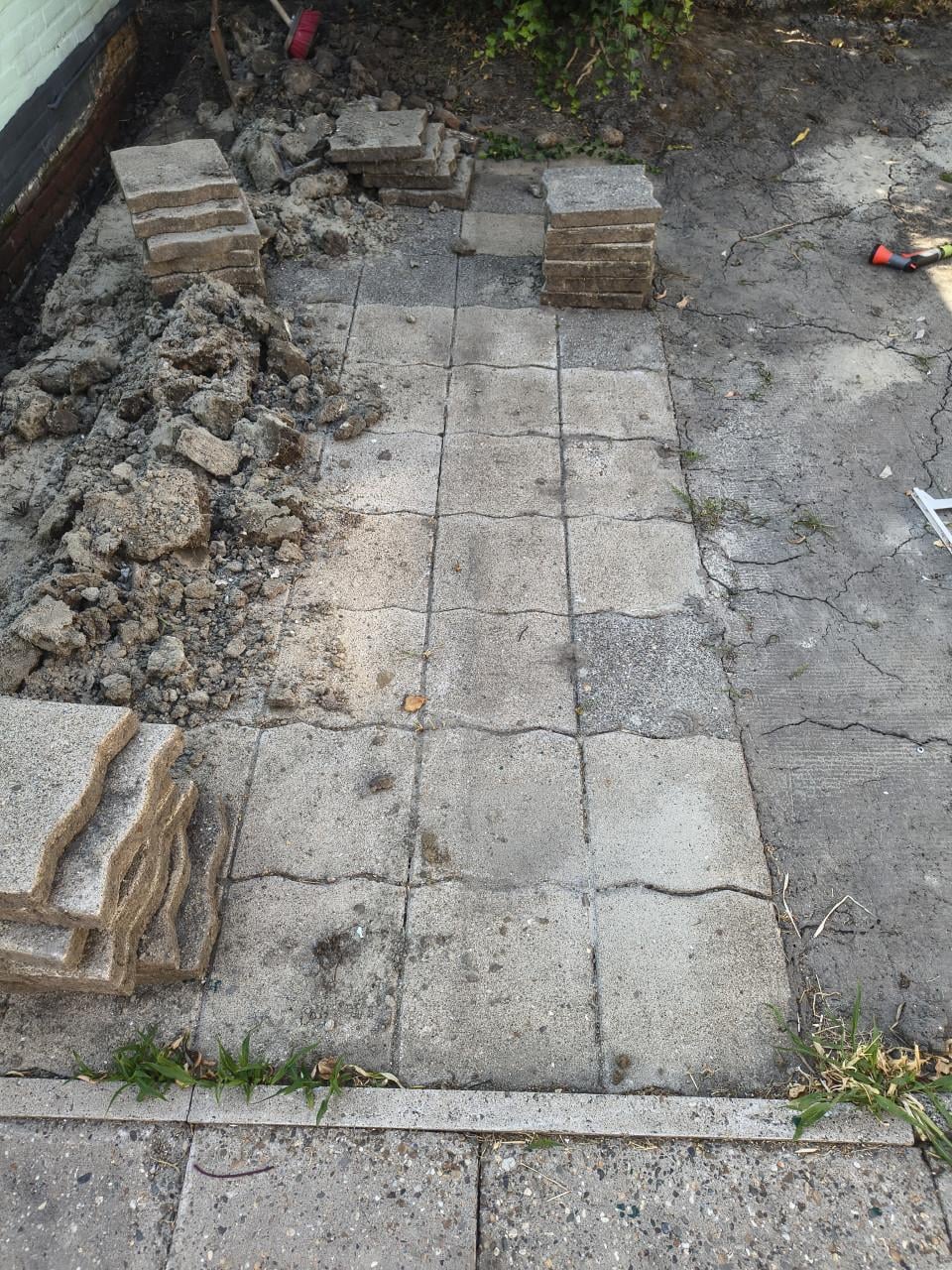 70 tegels 30x30 gewelfd 6,3m2