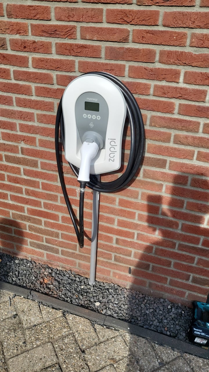 Thuis batterij  pylontech  met sma  storage  3.7/5.0