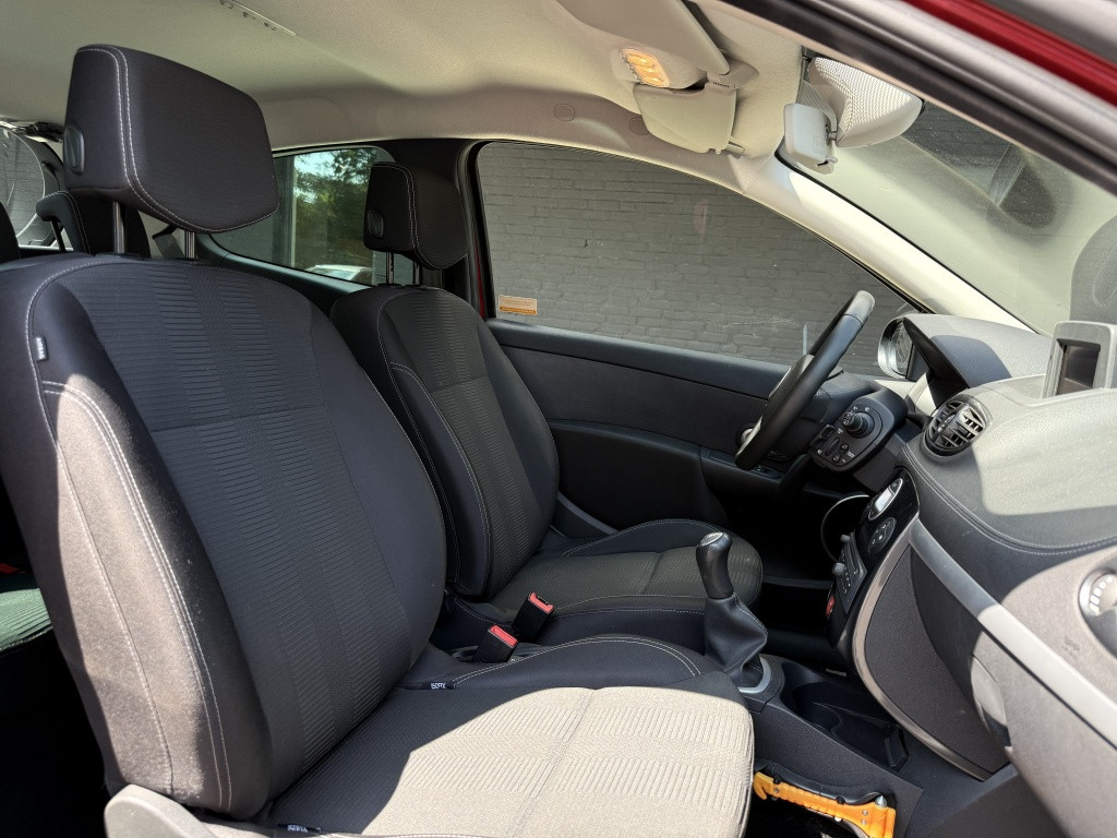 Renault Clio 1.2 tce 20 jaren editie // goed uitgerust // nette staat //