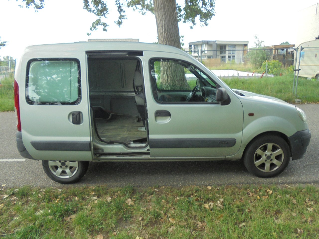 Kubistar ZO MEENEEM auto in redelijke  conditie € 795