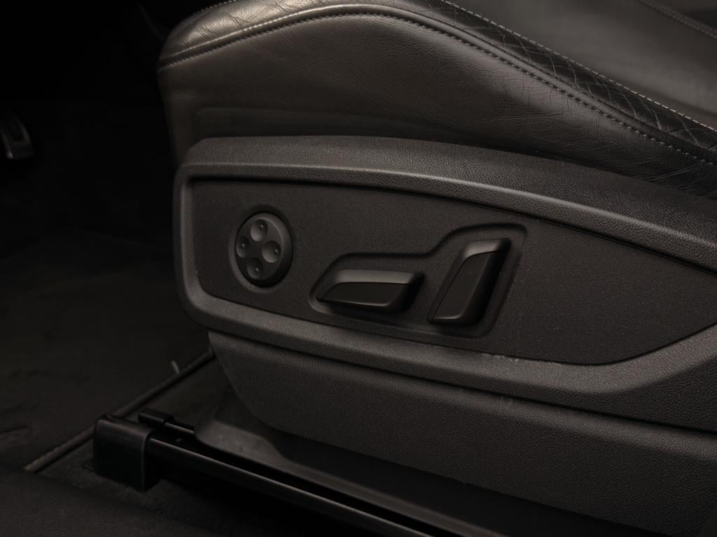 Audi Q5 2.0 tfsi quattro sport s line | pano | apple carplay | matrix | key