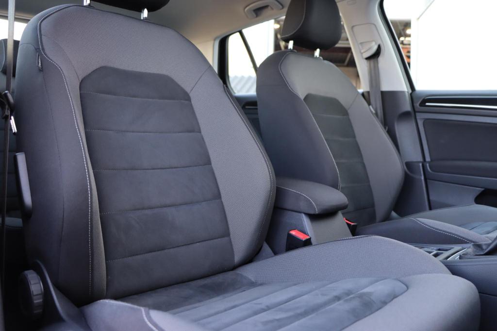 Volkswagen Golf 1.5 tsi highline 130pk dsg7
