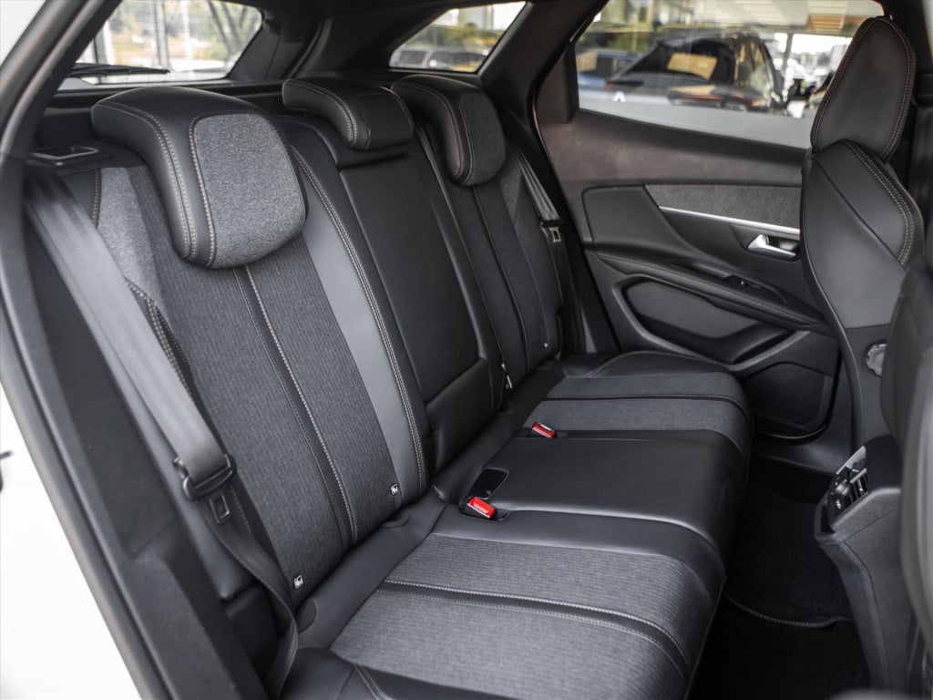Peugeot 3008 1.6 e-thp 165pk gt-line automaat | trekhaak | camera | navigat