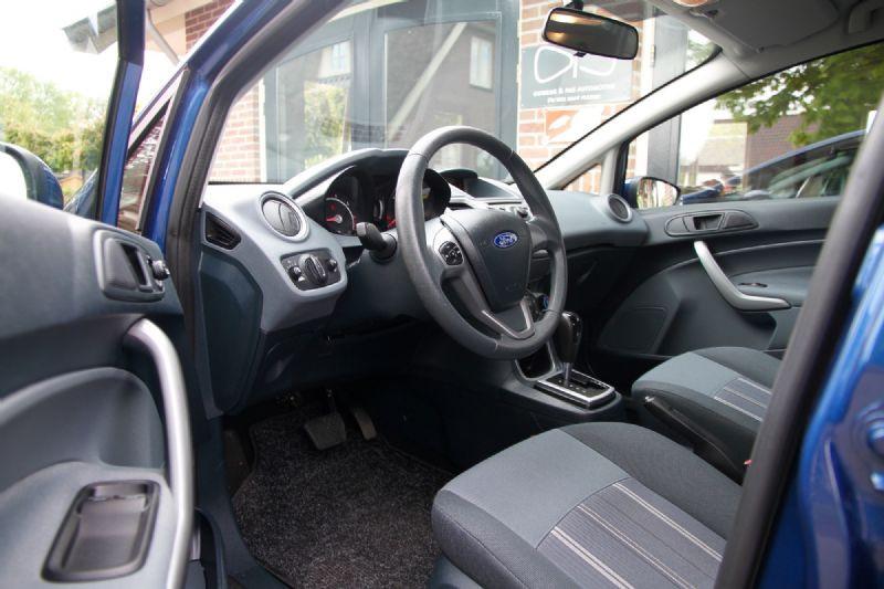 FORD FIESTA  automaat