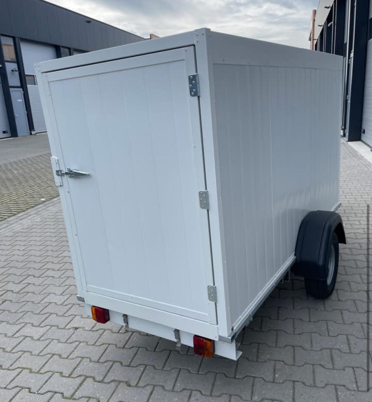 Kleine koelwagen te koop  nieuwe opbouw en motor