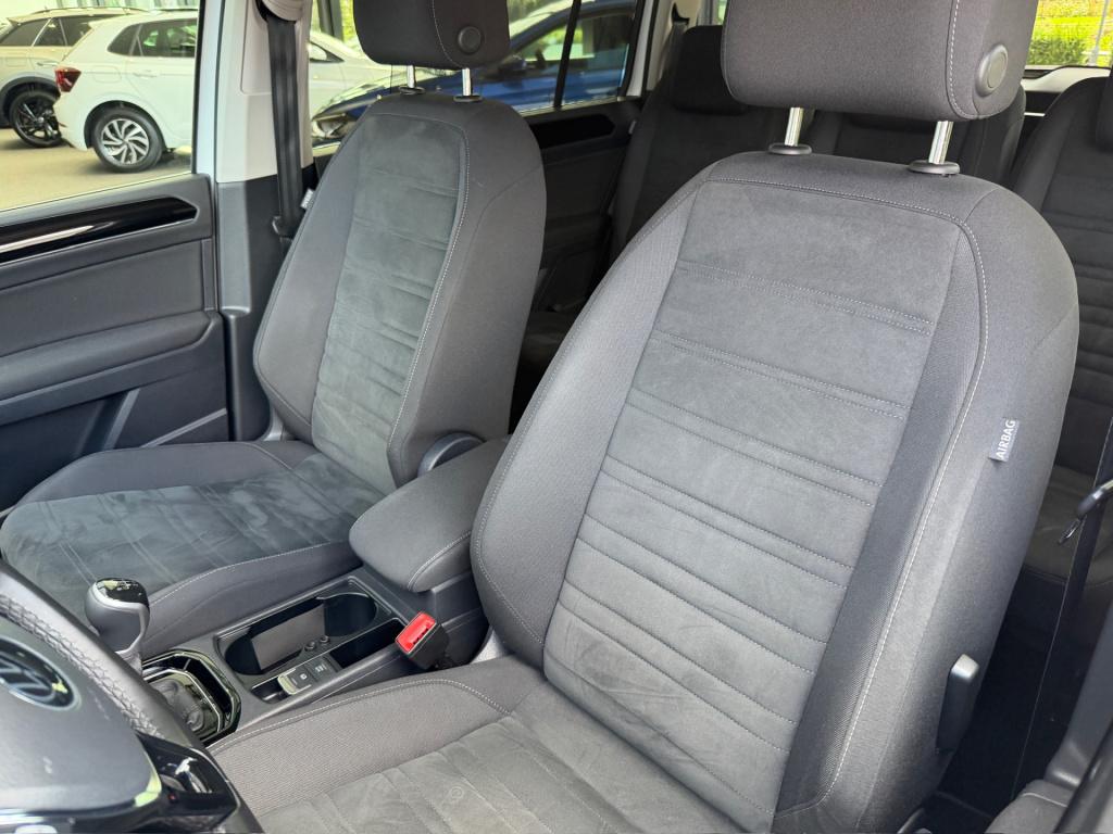 Volkswagen Touran 1.5 tsi 150pk highline | trekhaak | led | carplay | 17 in
