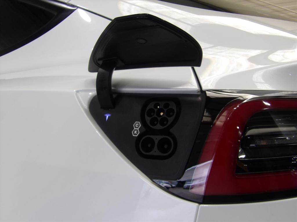 Tesla Model 3 standard 60 kwh plus rwd