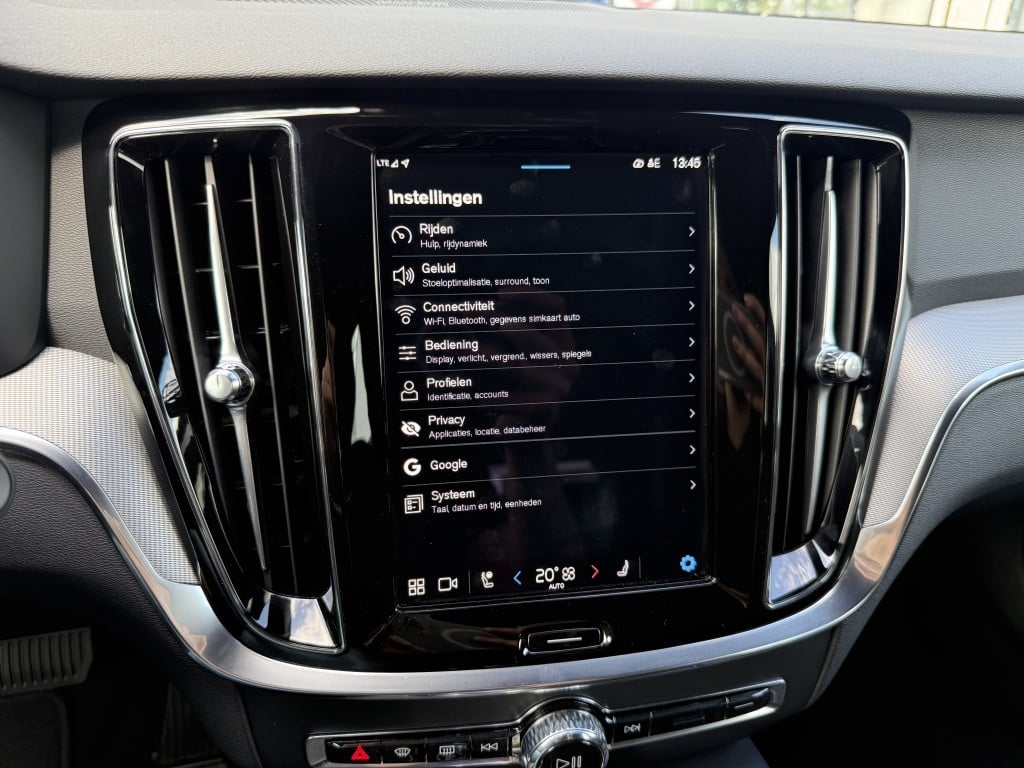 Volvo V60 t6 398pk recharge plus dark| adap.cruise| 360camera| trekaak