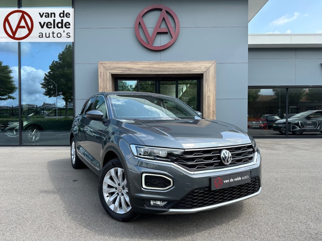 Volkswagen T-roc 1.5 tsi 150pk sport | led | dode hoek | trekhaak | carplay