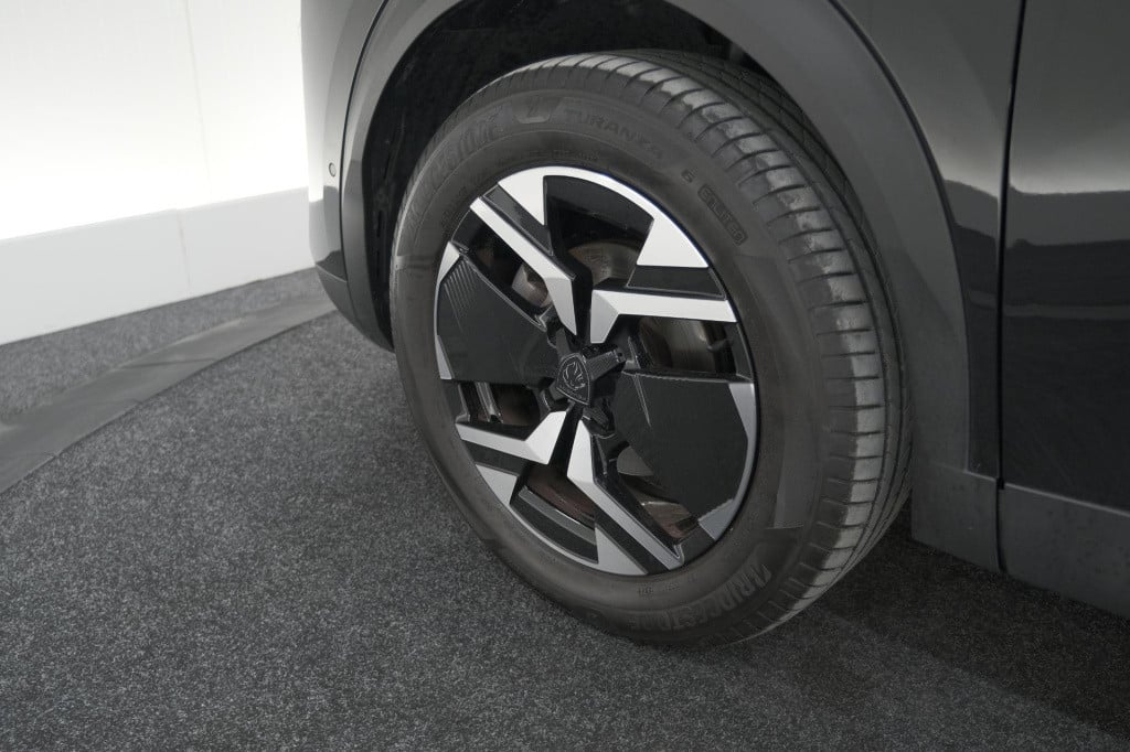 Peugeot 2008 puretech 130 eat8 allure | 360 camera | adaptieve cruise contr