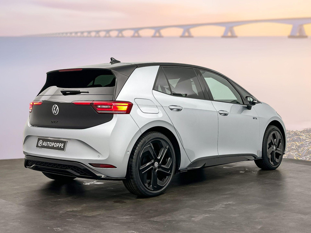 Volkswagen Id.3 gtx performance 79 kwh accu, 240 kw / 326 pk hatch