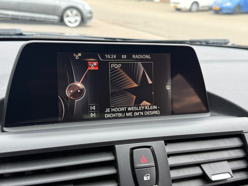 BMW 1 Serie 118i centennial high executive m-sport