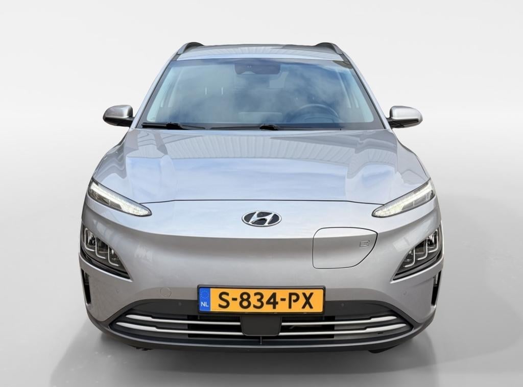 Hyundai Kona ev premium 64 kwh 3 fase | luxe uitvoering | navigatie | hud |
