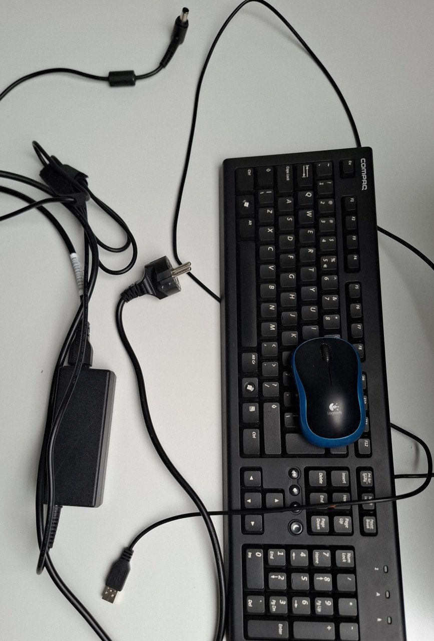 COMPAQ CQ2000 PC