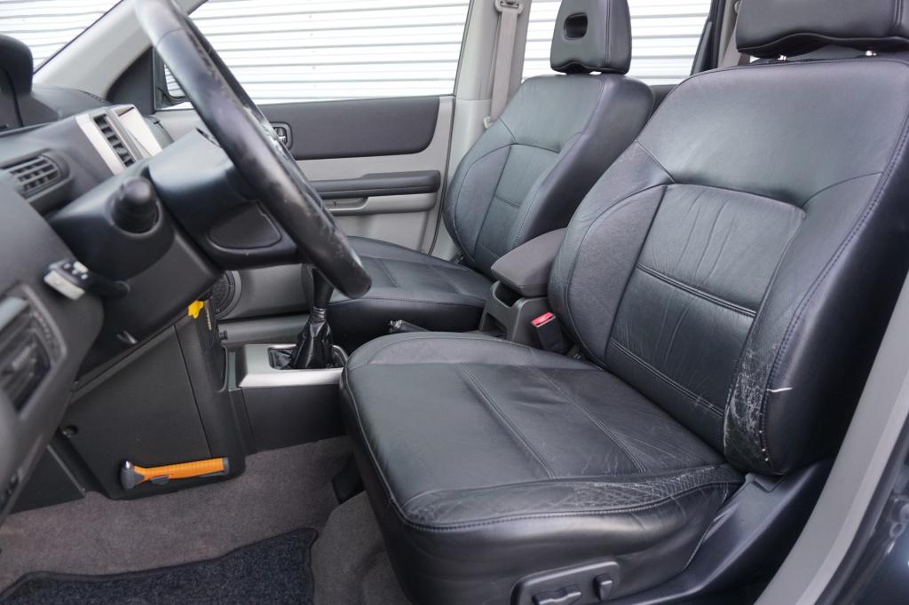 Nissan X-Trail 2.5 sport outdoor airco / navi / cruise / stoelverw. / pano