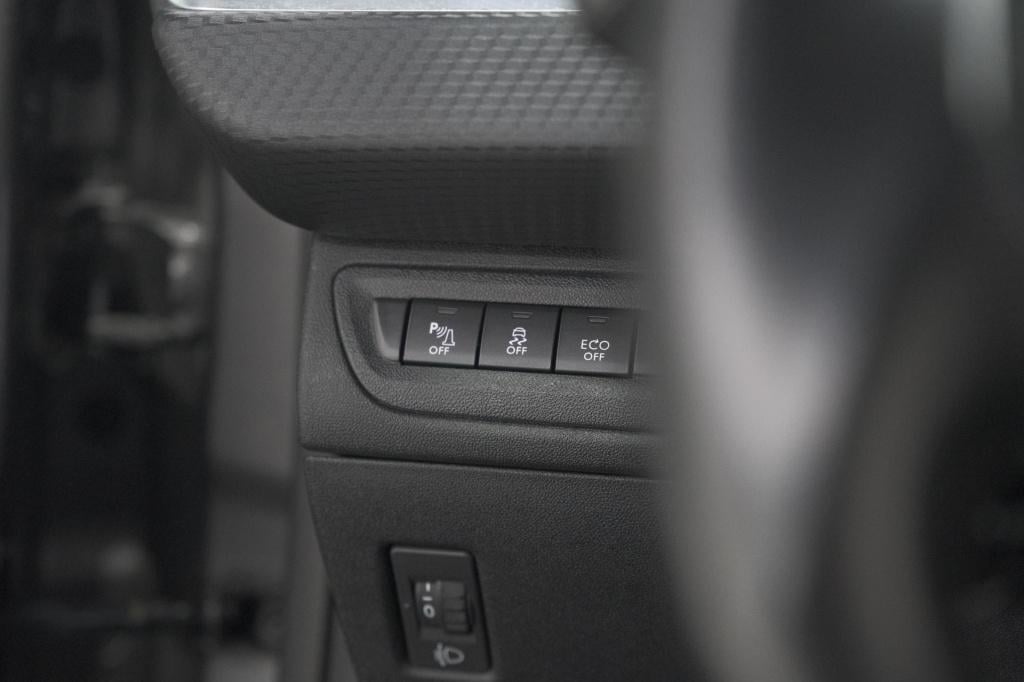 Peugeot 2008 puretech 110 allure | trekhaak | parkeersensoren | navigatie