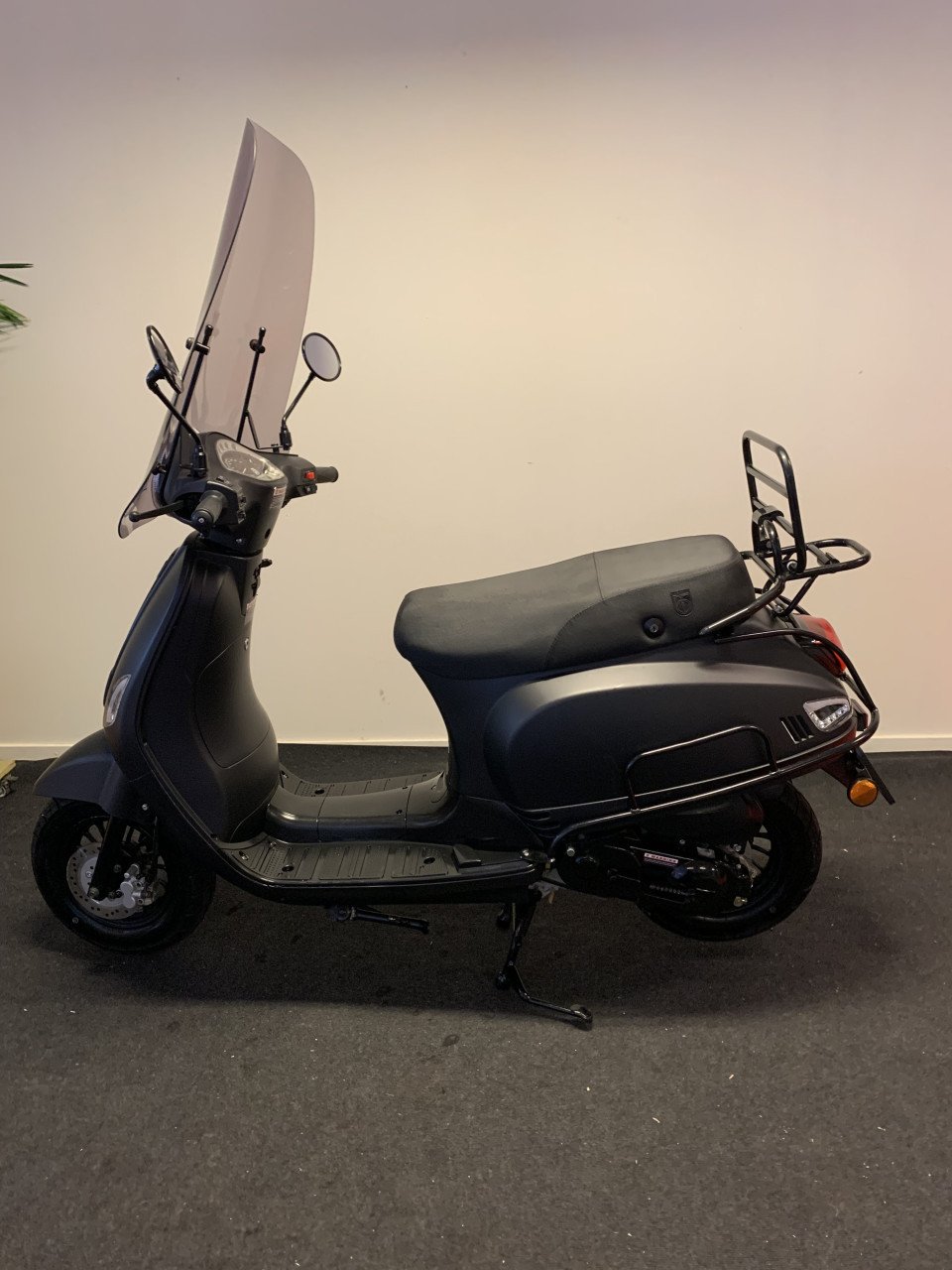BTC RIVA MET WINDSCHERM NU 895,= RIJKLAAR