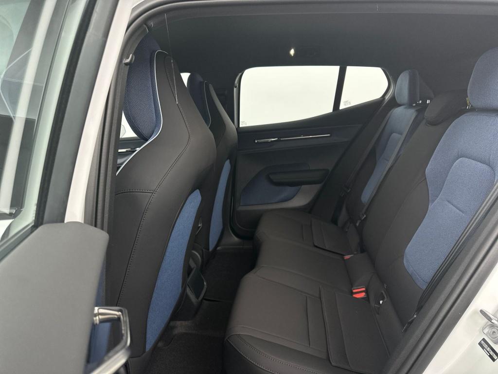 Volvo Ex30 p5 extended range plus europa | 272 pk |