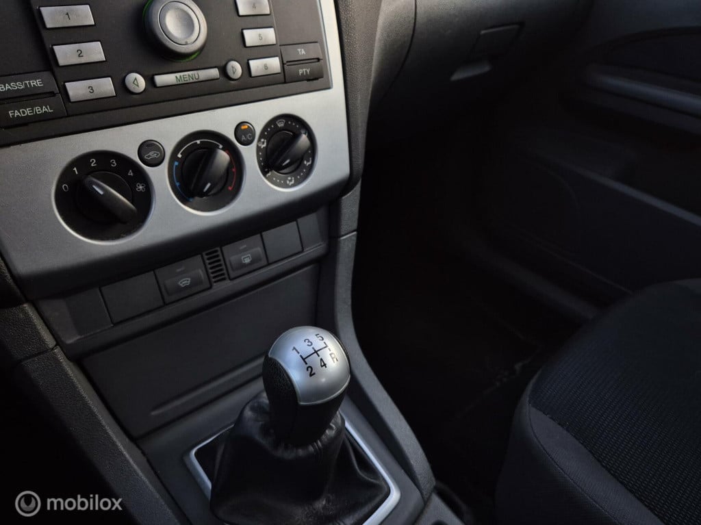 Ford Focus 1.6-16v futura / origineel nl / cruisecontrol