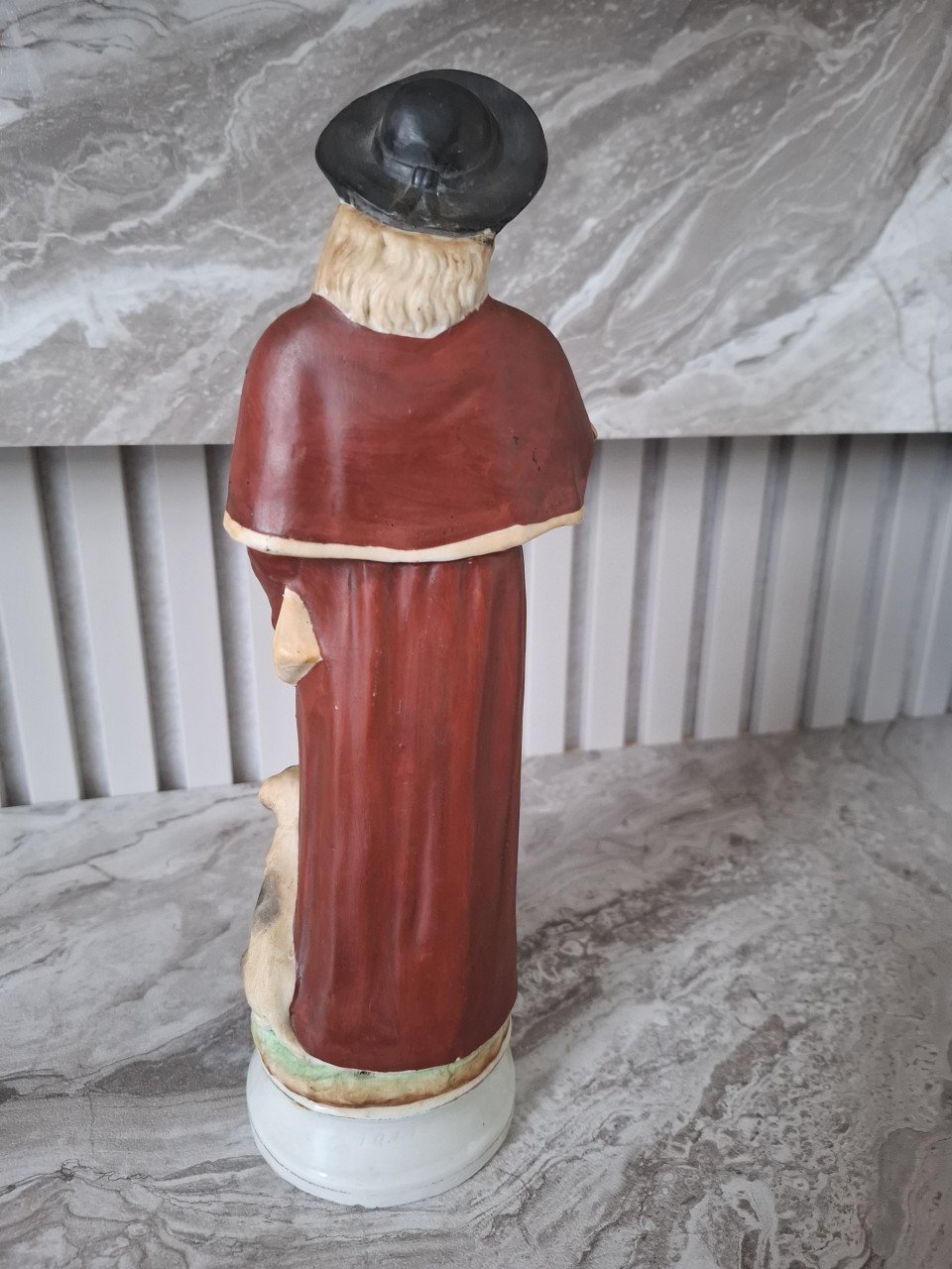 Vintage porseleinen zeldzaam standbeeld