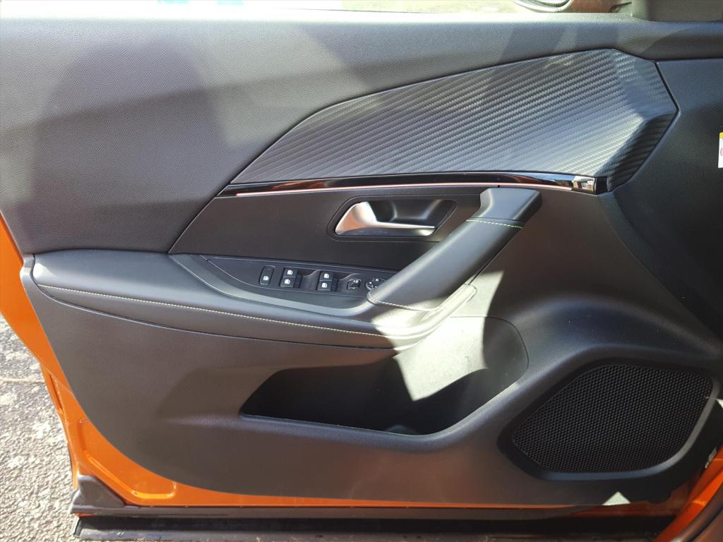 Peugeot 2008 1.2 130pk gt eat8 automaat apple carplay & android auto | trek