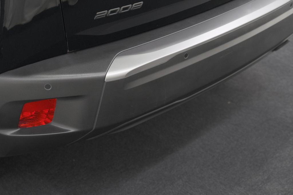 Peugeot 2008 puretech 100 allure | apple carplay | parkeersensoren | climat