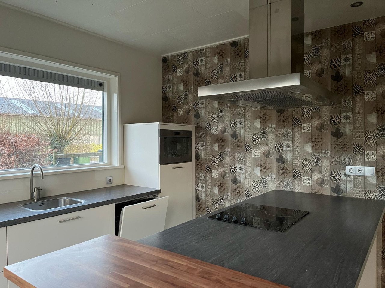 Keuken met apparatuur