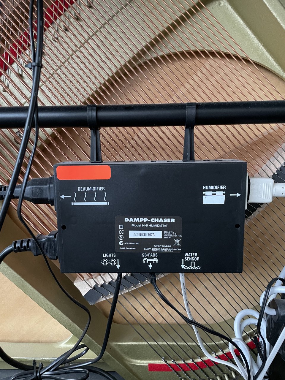 Piano Kawai E300 | matzwart | 4 jaar oud | Piano Life Saver Systeem