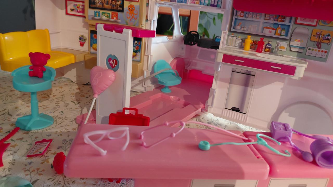 Barbie ambulance