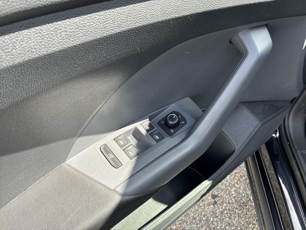 Volkswagen T-cross 1.0 tsi r-line | virtual cockpit | navigatie | stoelverw