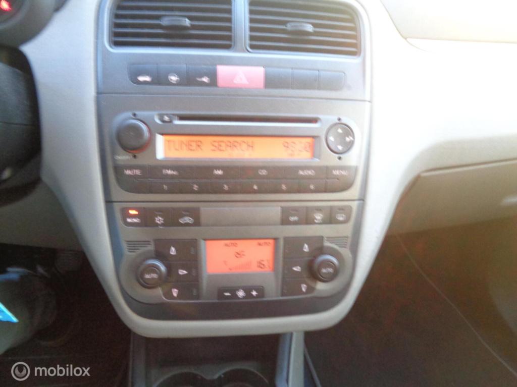 Fiat Grande Punto 1.4-16v emotion/airco/cruise/lm velgen/nieuwe apk 03-2027