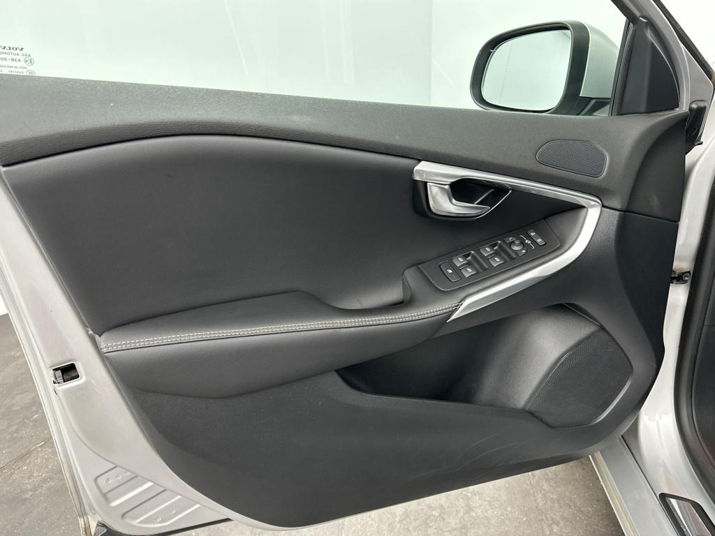 Volvo V40 1.5 t2 r-design
